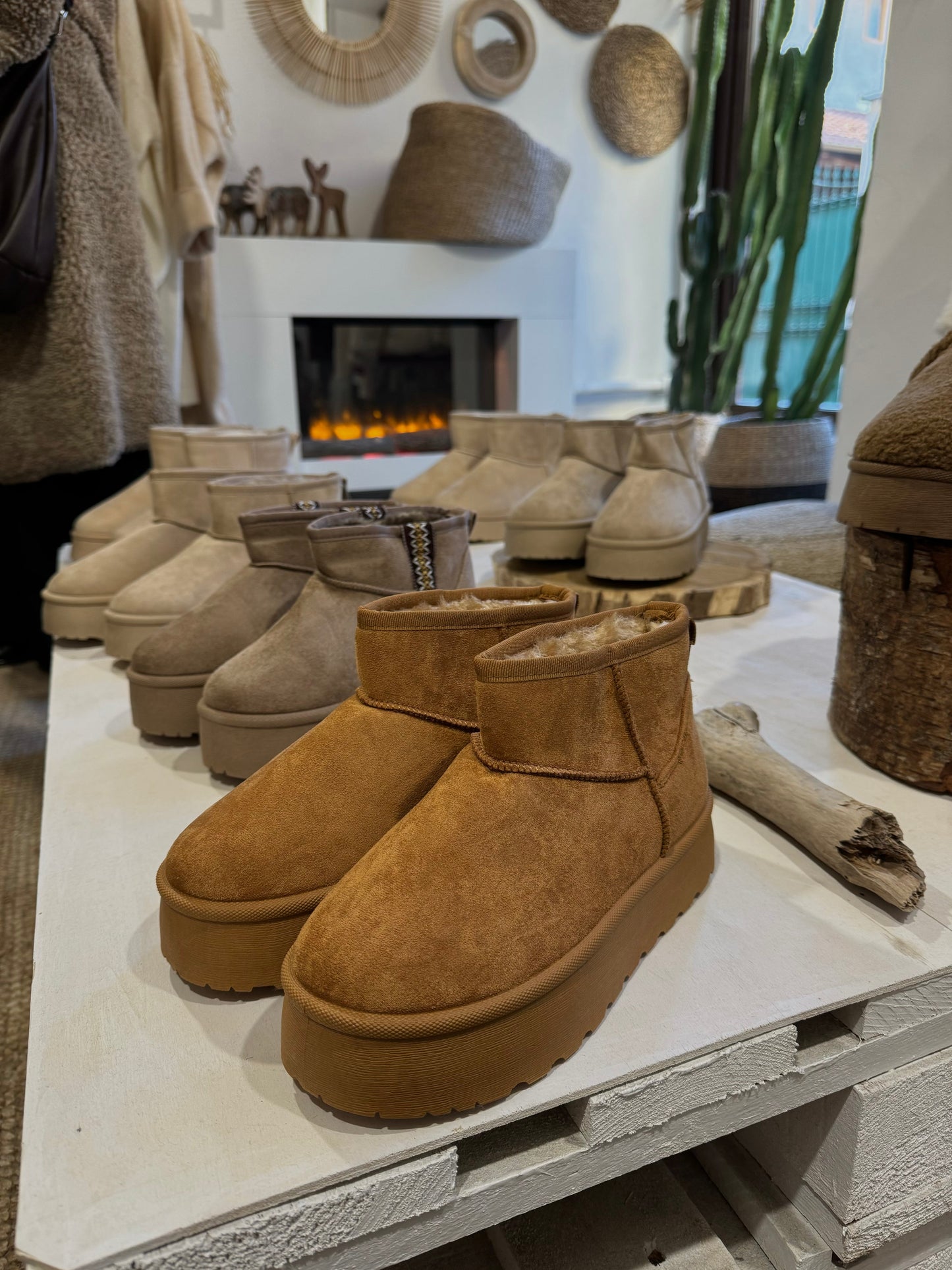 Mini boot platform