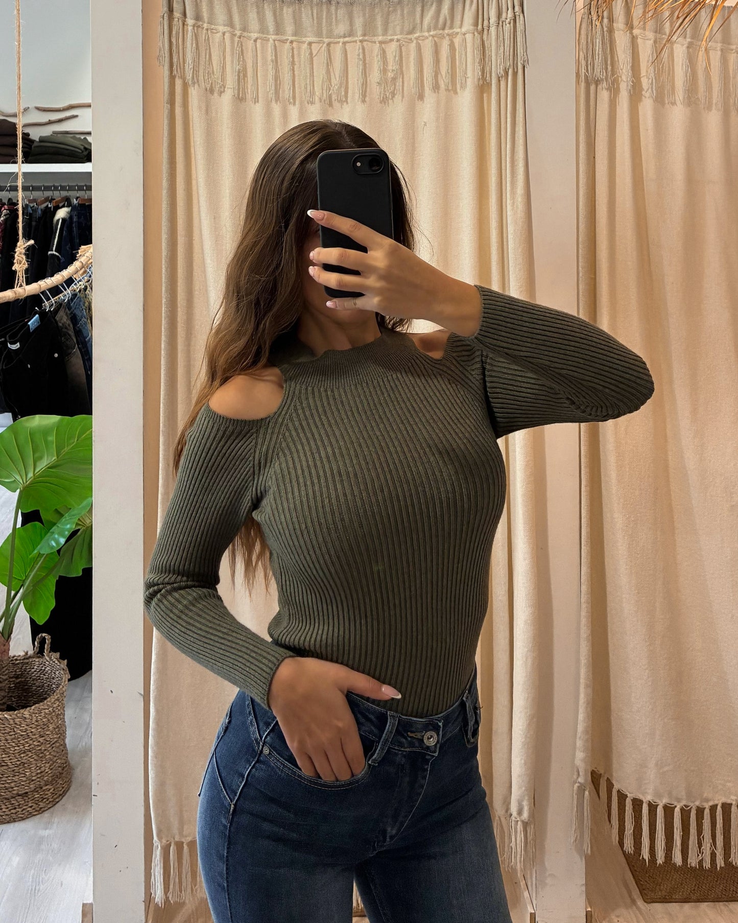 Maglia Olivè spalle scoperte