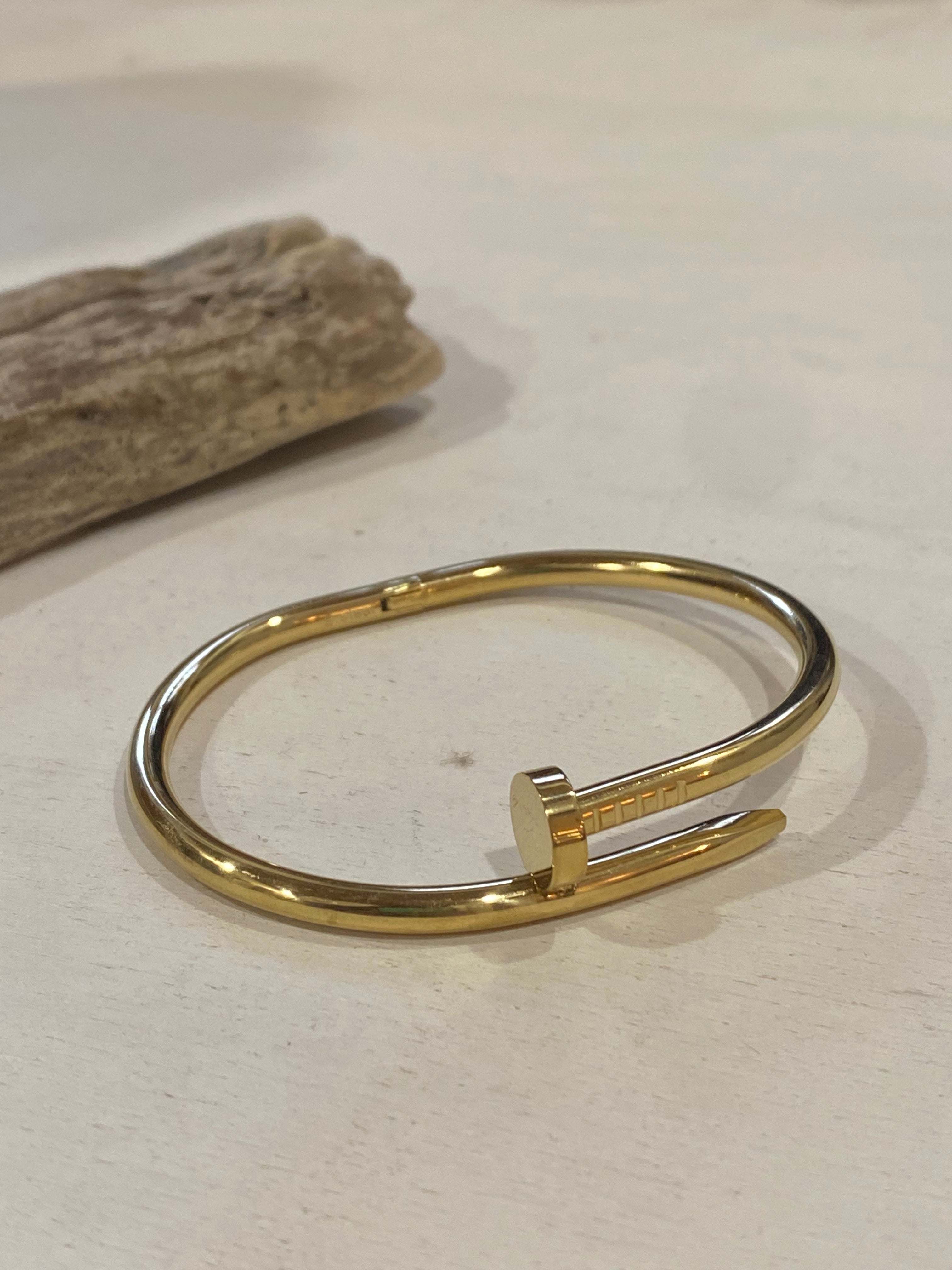 Bracciale rigido chiodo