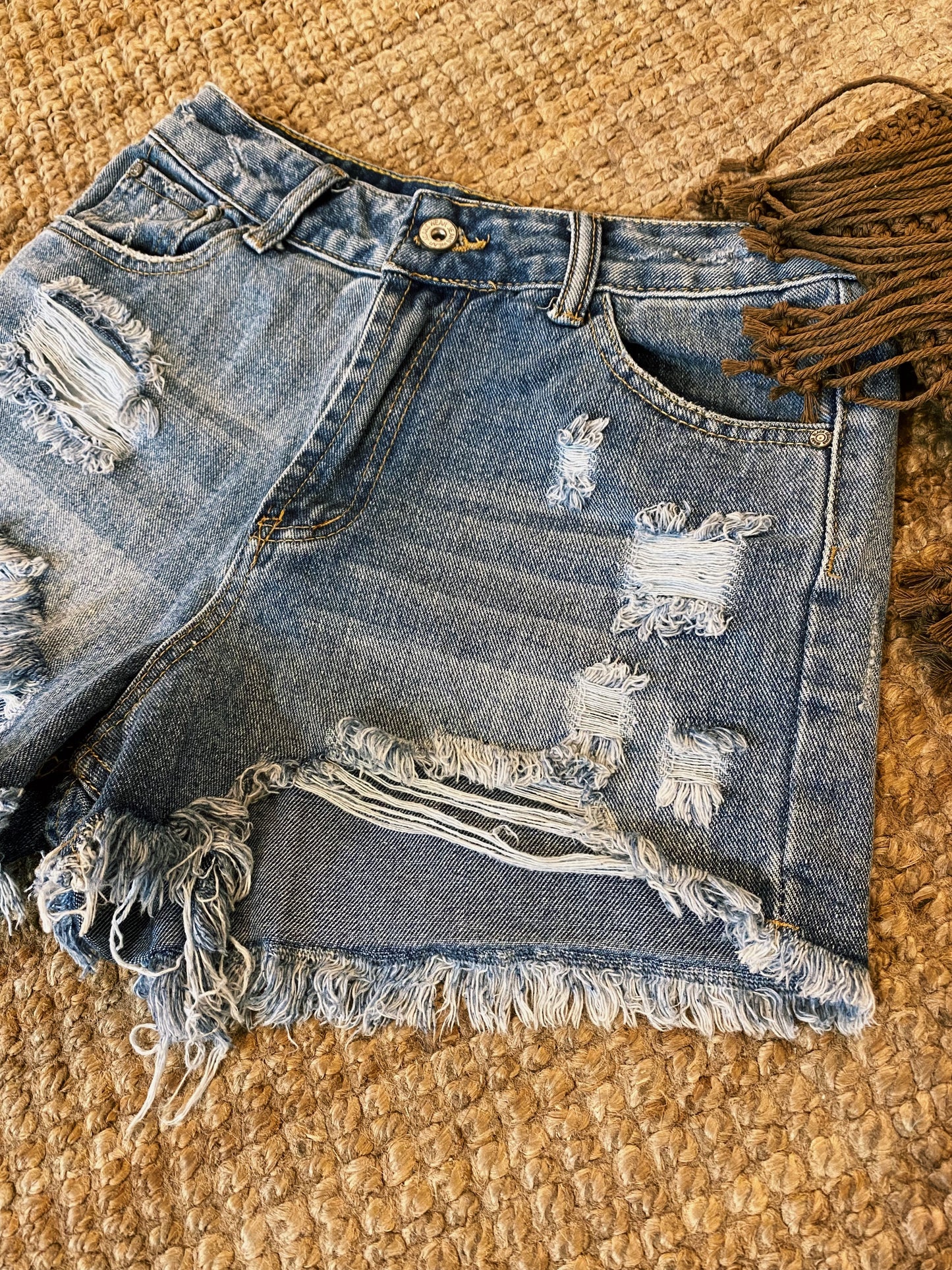 Shorts di jeans strappi